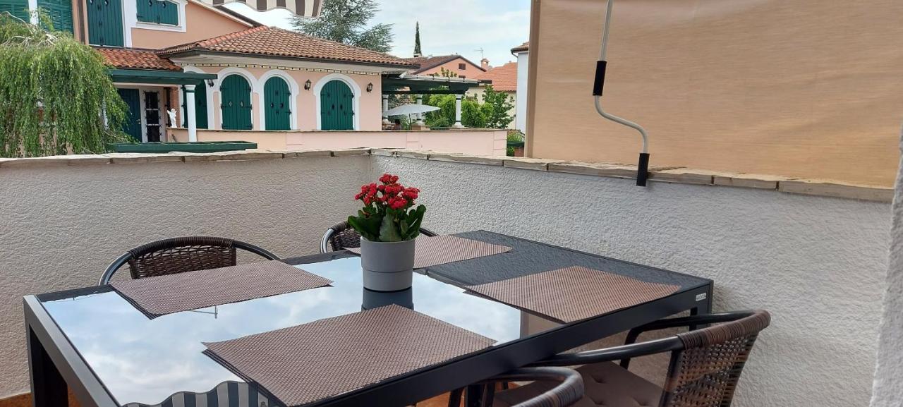 Villa Zoe Porec Esterno foto
