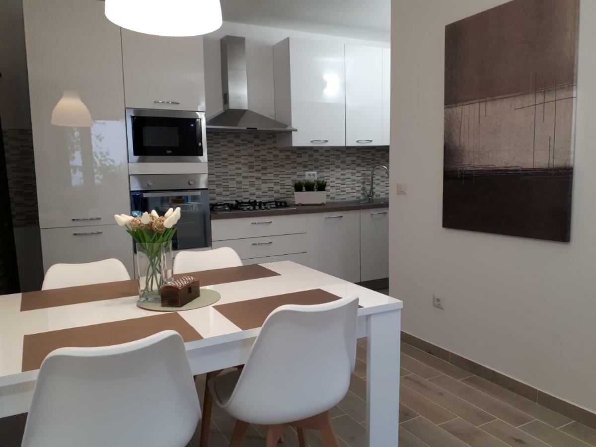 Villa Zoe Porec Esterno foto