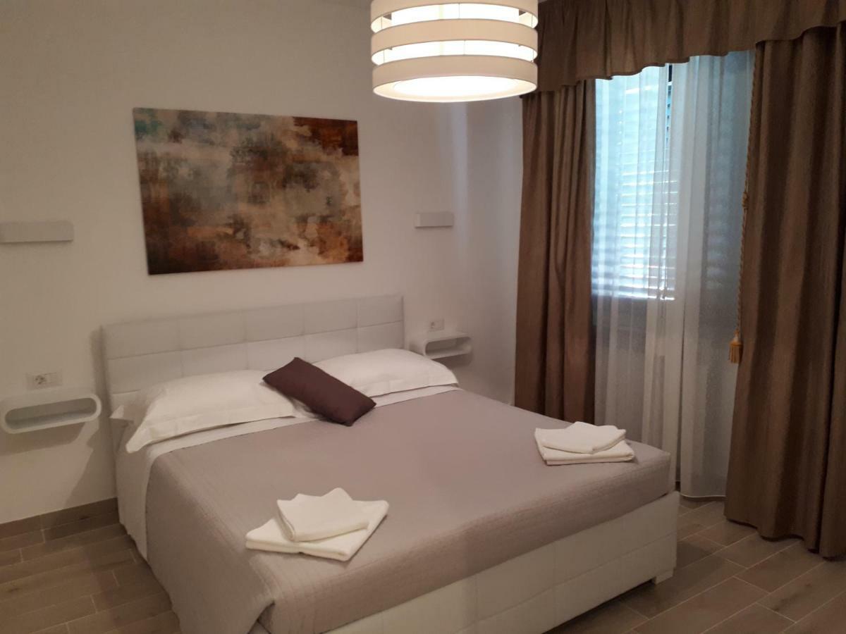 Villa Zoe Porec Esterno foto